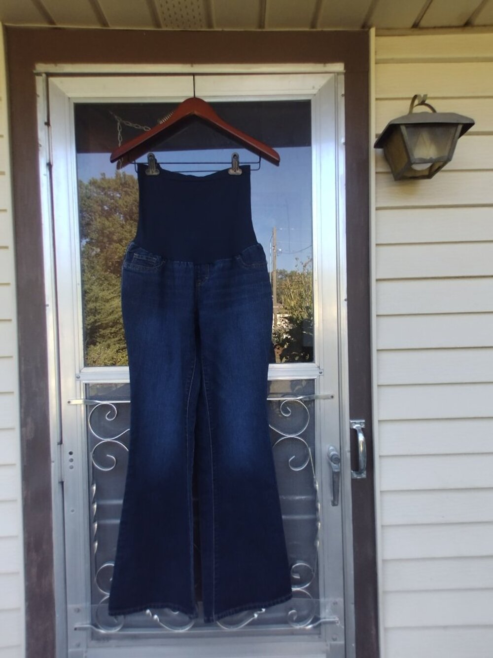 size L Comfy roomy over belly maternity jeans with stretch panel